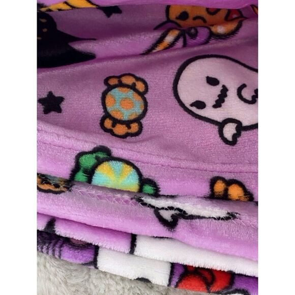 Hello Kitty Halloween Witchy Kitty 50 x 70" Purple Throw Blanket Ghost Bats NEW - Picture 8 of 13